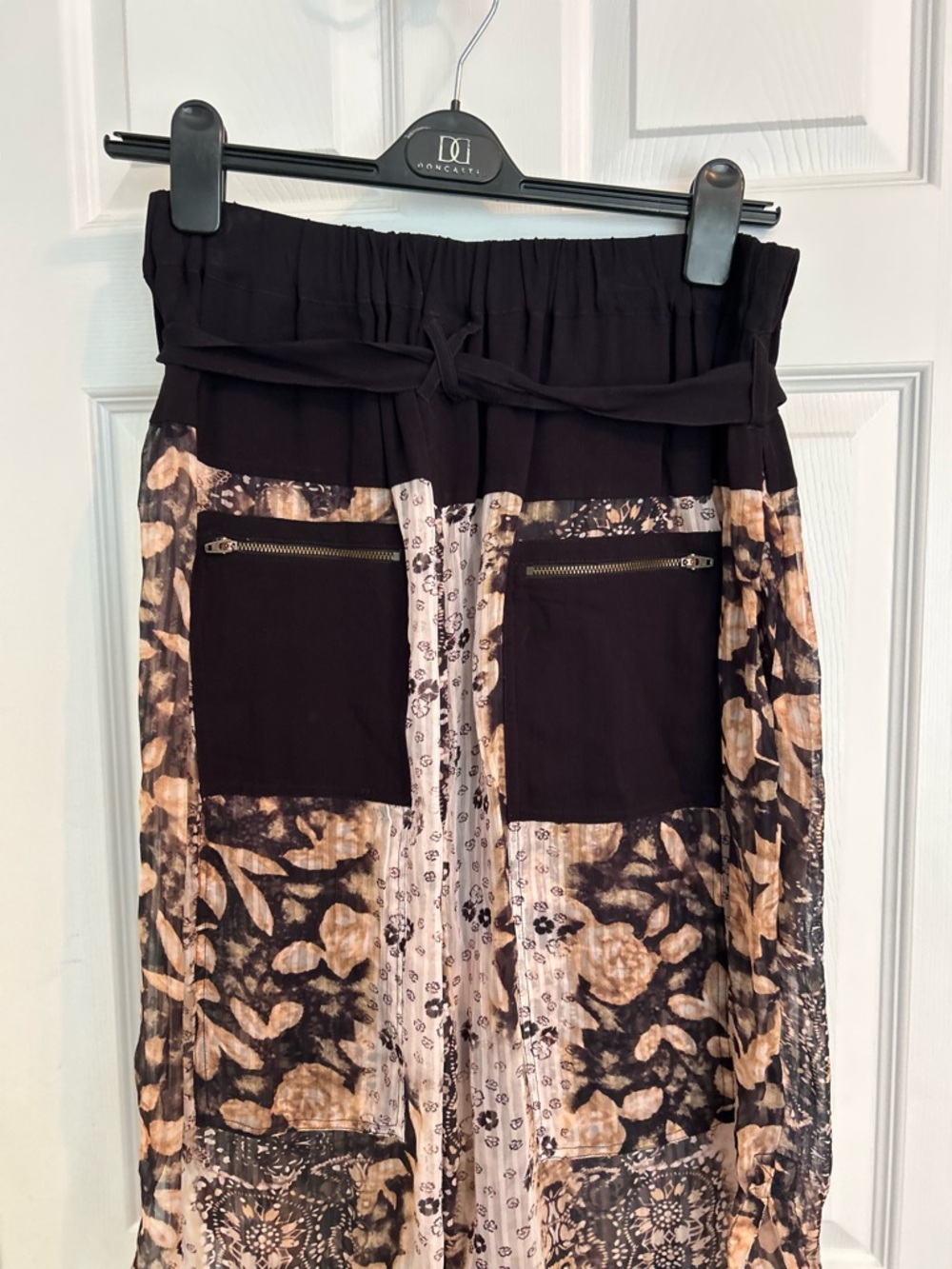Free People Black and Beige Patterned Cropped Harem Pants - Picture 4 of 8